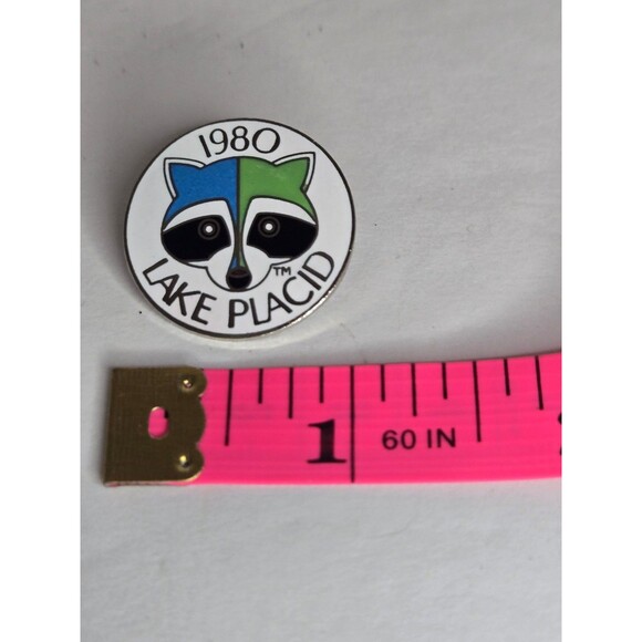 Vintage Pin Brooch Lake Placid 1980 Raccoon - Picture 5 of 6